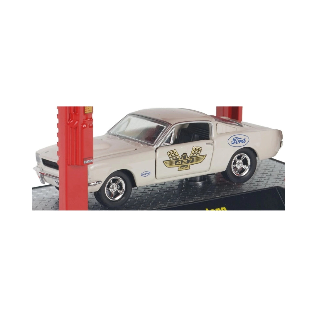 1965 Ford Mustang - White (Auto-Lift)