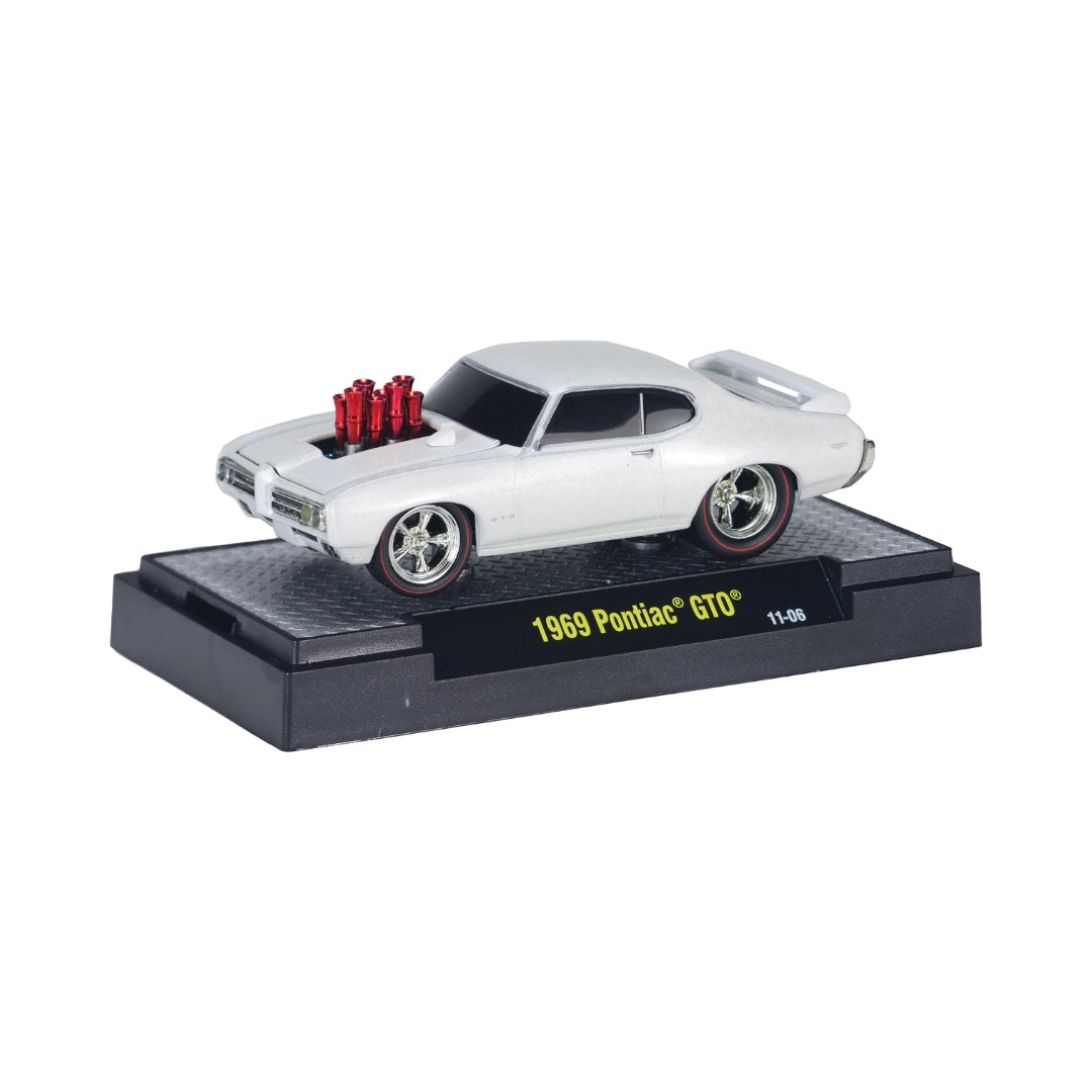1969 Pontiac GTO - White (Clamshell Blister, Supercharged Engine)