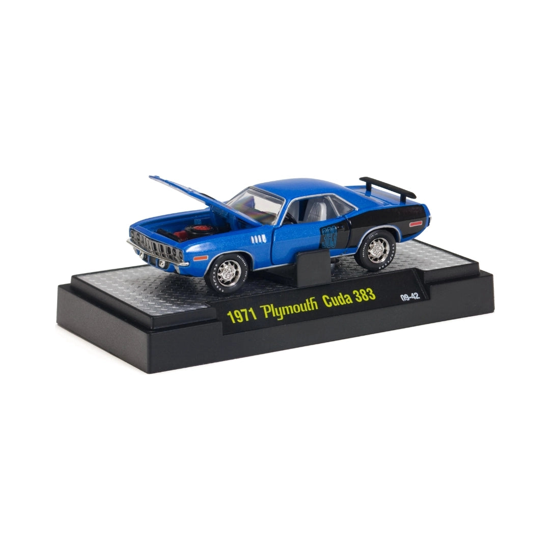 1971 Plymouth Cuda 383 - Blue & Black (Black Side Panel, Black Base Display) - Box