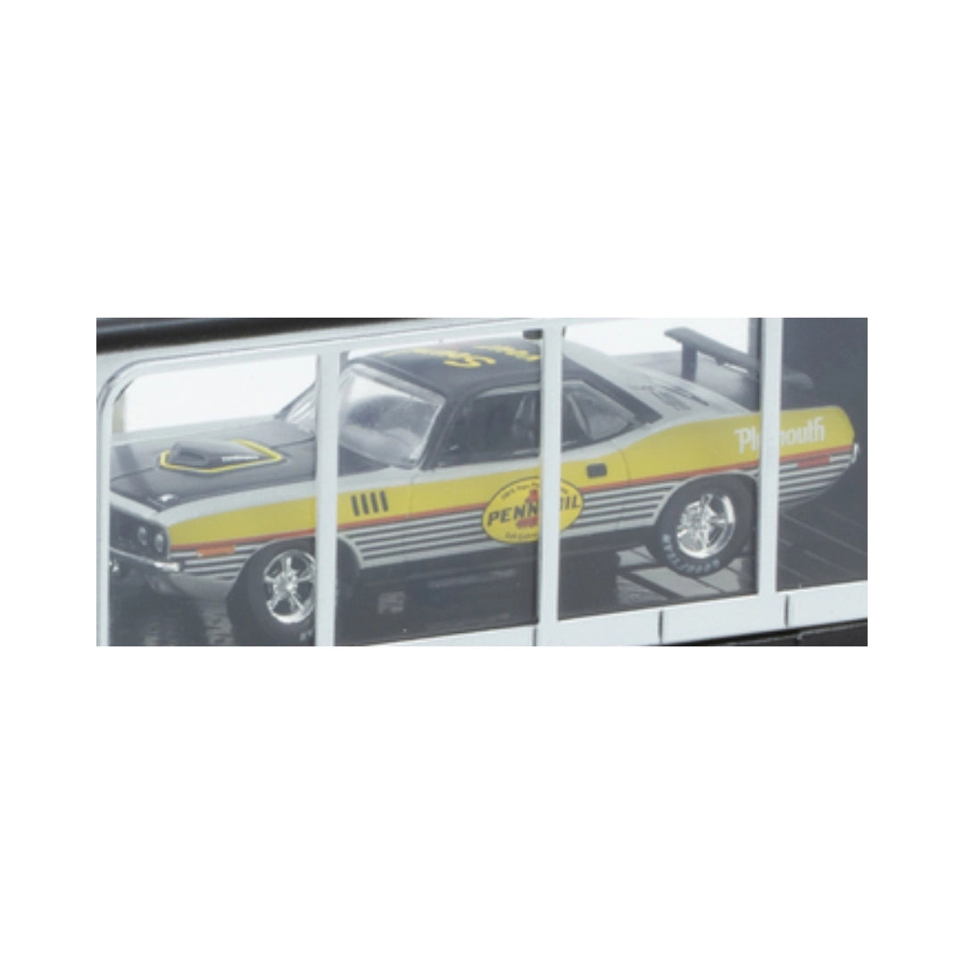 1971 Plymouth Cuda 440 - White & Yellow (Pennzoil Graphics, Chrome Rims)