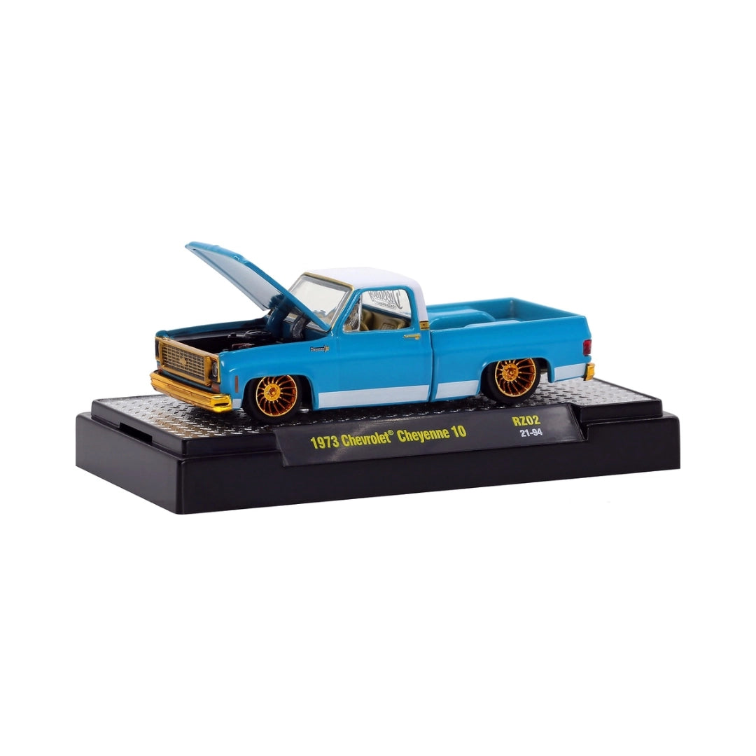1973 Chevrolet Cheyenne 10 - Blue Truck (Silver Chrome Details, Black Interior)