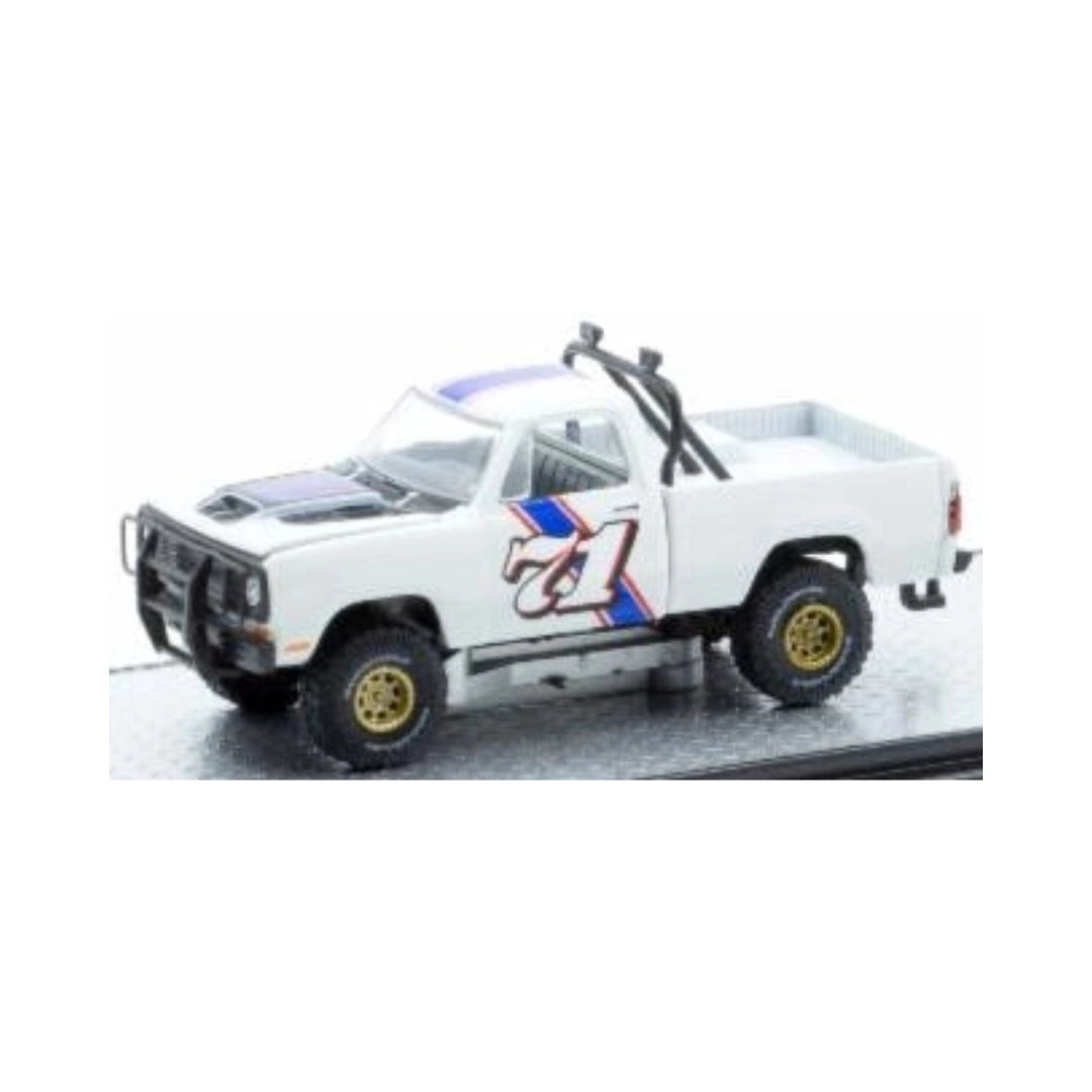 1974 Dodge W200 Power Wagon - White (M2 Machines Auto-Haulers Release 85, Set Exclusive)
