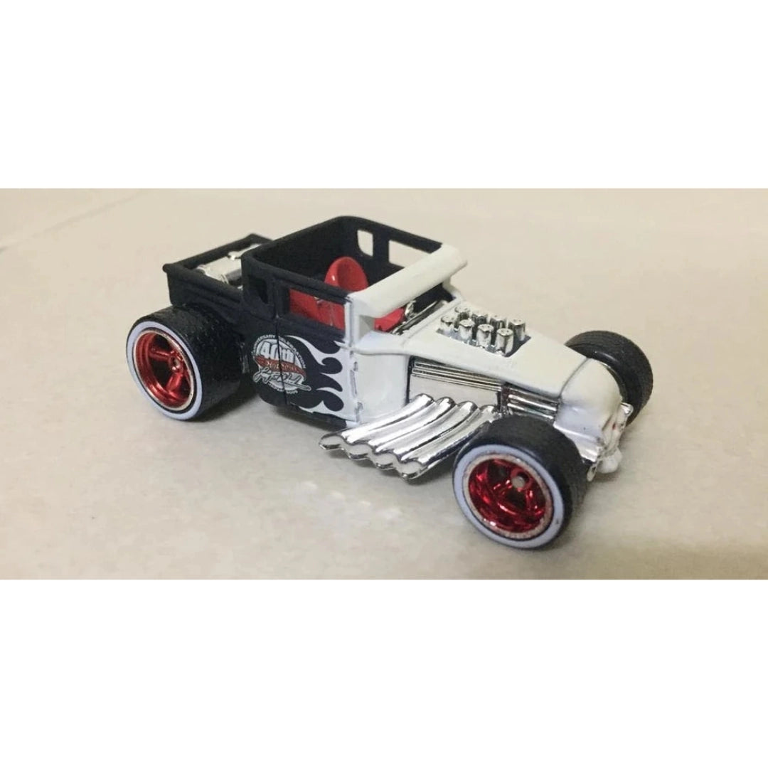 Bone Shaker - Black & White