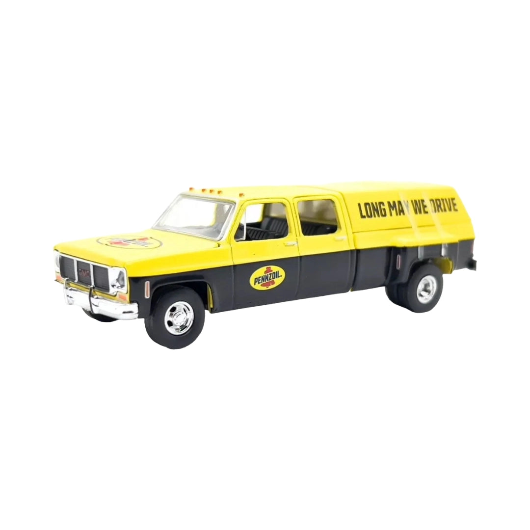 Chevrolet Cheyenne Super 30 - Yellow & Black (Silver Chrome Details, Black Interior, Silver Rims, "Long Haul The Halls" Deco)