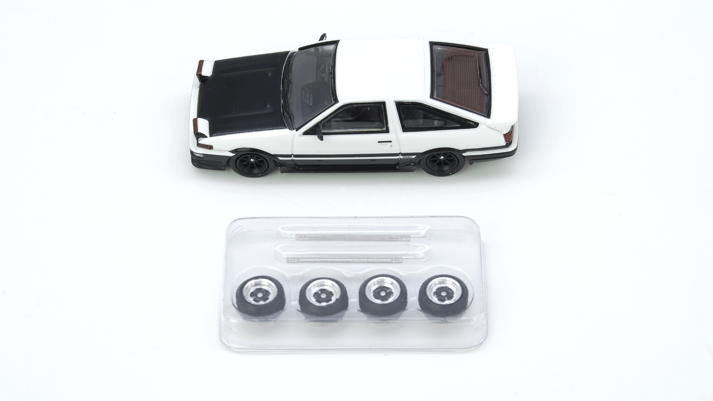 Toyota Sprinter Trueno (AE86) White/Black With Extra wheels and Extra decals – Japan Special Model