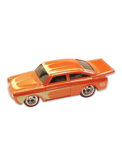 Hot Wheels Volkswagen Garage 2011 '65 Volkswagen Fastback 1:64 – Metallic Orange