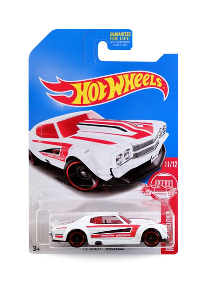 Hot Wheels Red Edition 2017 Chevrolet '70 Chevy Chevelle 1:64 White