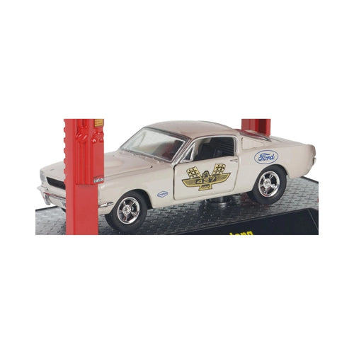 1965 Ford Mustang - White (Auto-Lift)