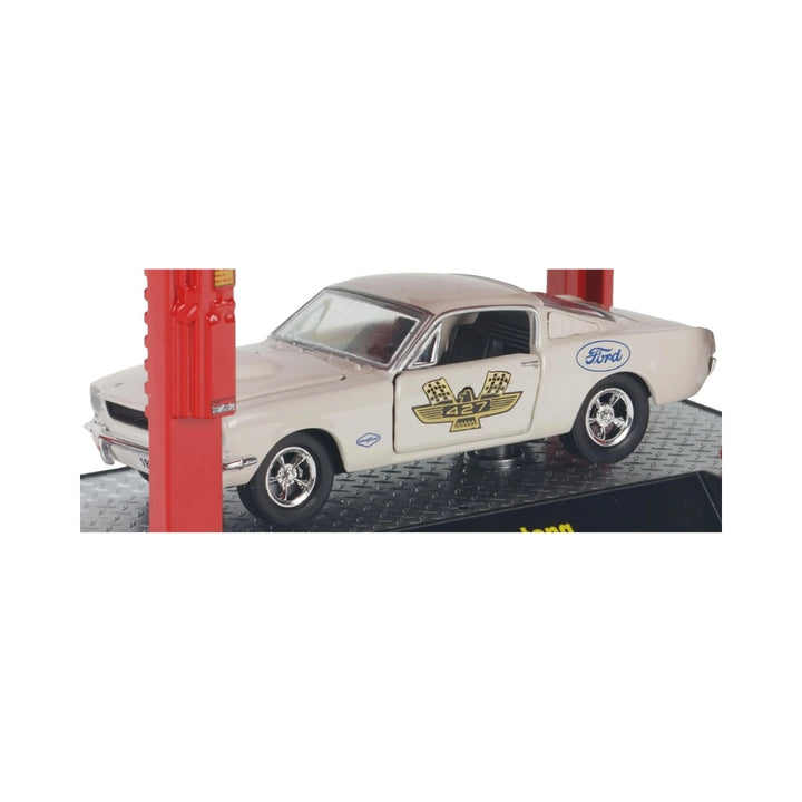 1965 Ford Mustang - White (Auto-Lift)
