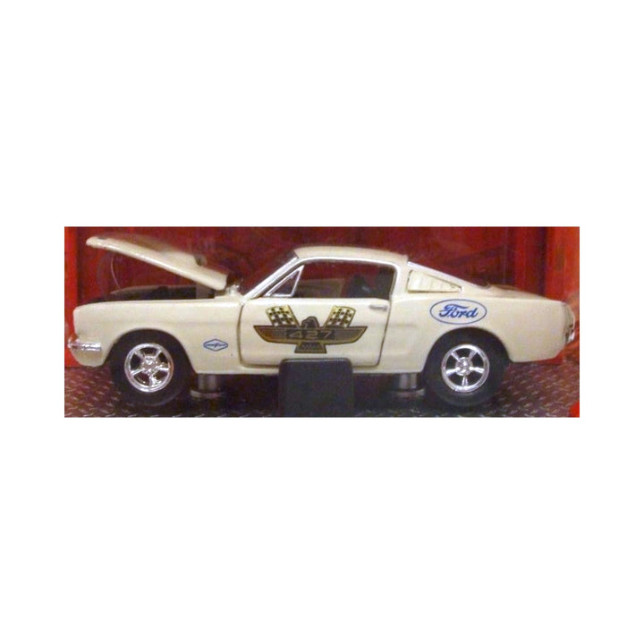 1965 Ford Mustang 2+2 Fastback - White (Auto-Lift)