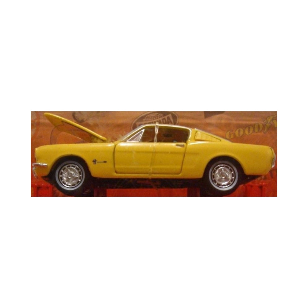 1965 Ford Mustang 2+2 Fastback - Yellow (Auto-Lift)
