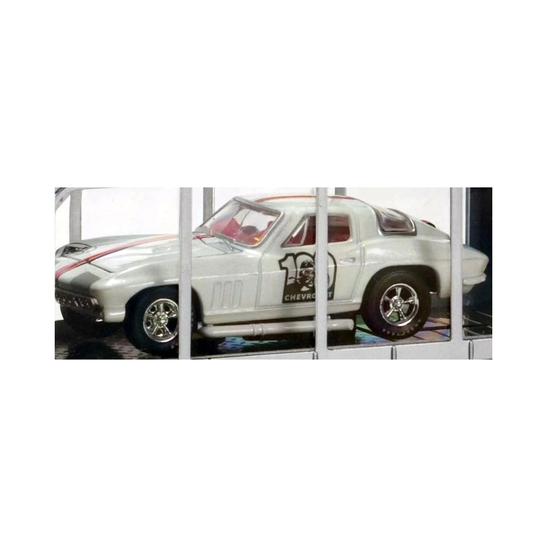 1966 Chevrolet Corvette – White (Black/Red Hood Stripes, Chrome Rims)