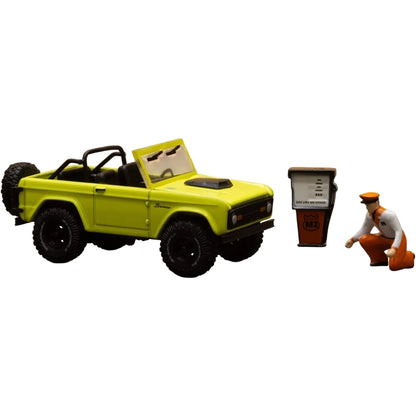 1966 Ford Bronco - Yellow (Auto-Figs with accessories)