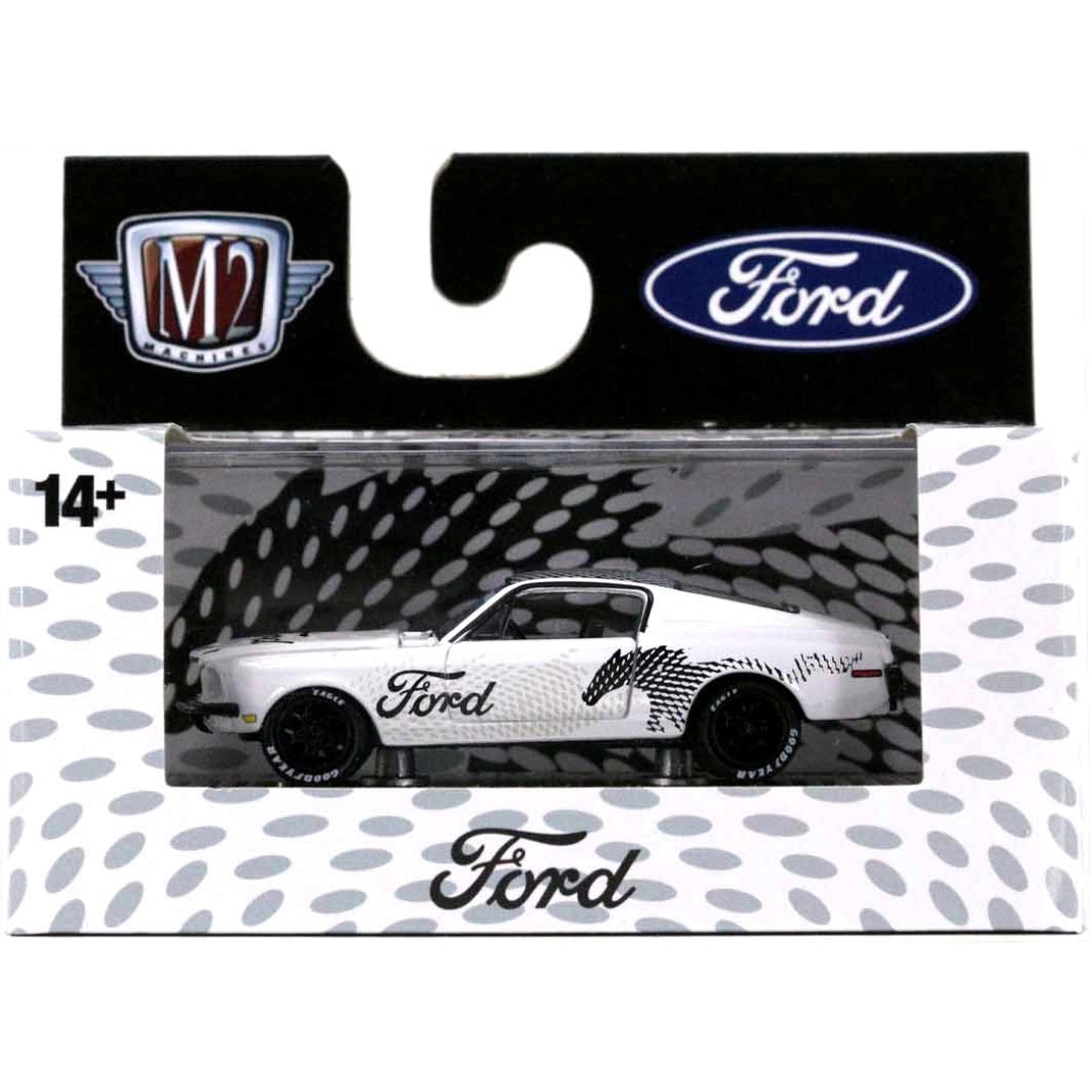 1968 Ford Mustang Fastback 2+2 - White (Display Base)