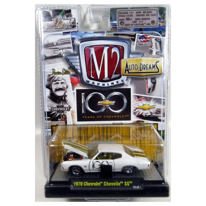1970 Chevrolet Chevelle SS - White / Gold Stripe / GO Graphics (Clamshell Blister Version)