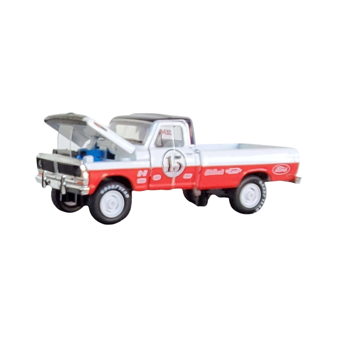 1970 Ford F-100 Custom 4x4 - White & Red Racing Livery Chase