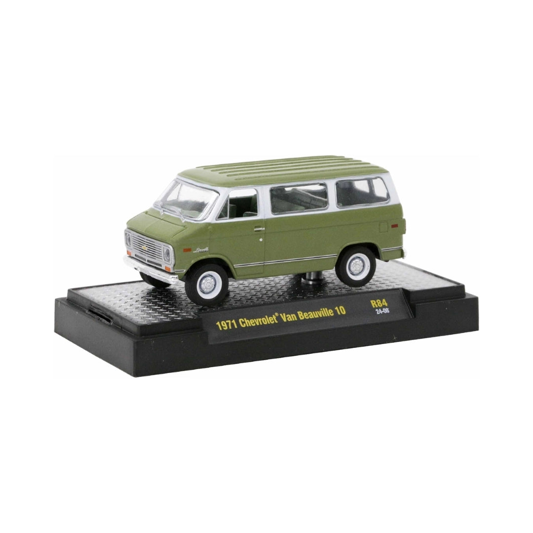 1971 Chevrolet Van Beauville 10 - Olive Green/White