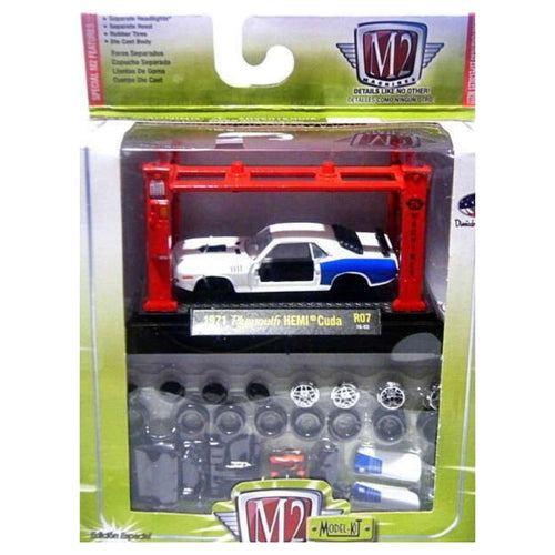 1971 Plymouth Cuda - White & Blue (10-Spoke Rims, Black Motor Block) - International Box
