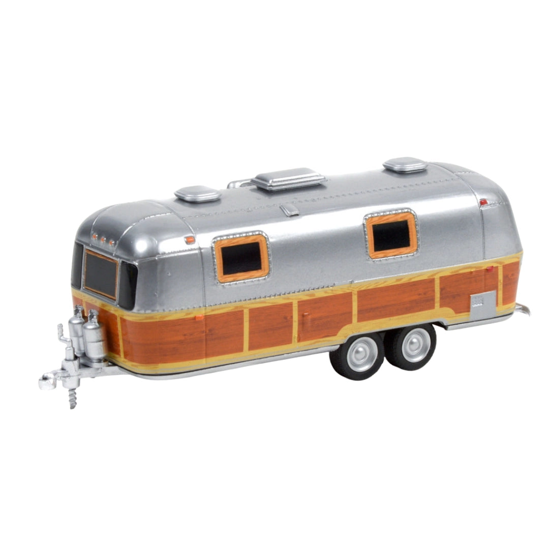 1972 Airstream Double-Axle Land Yacht Safari