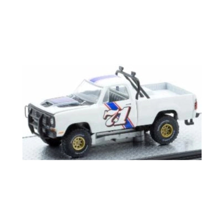 1974 Dodge W200 Power Wagon - White (M2 Machines Auto-Haulers Release 85, Set Exclusive)