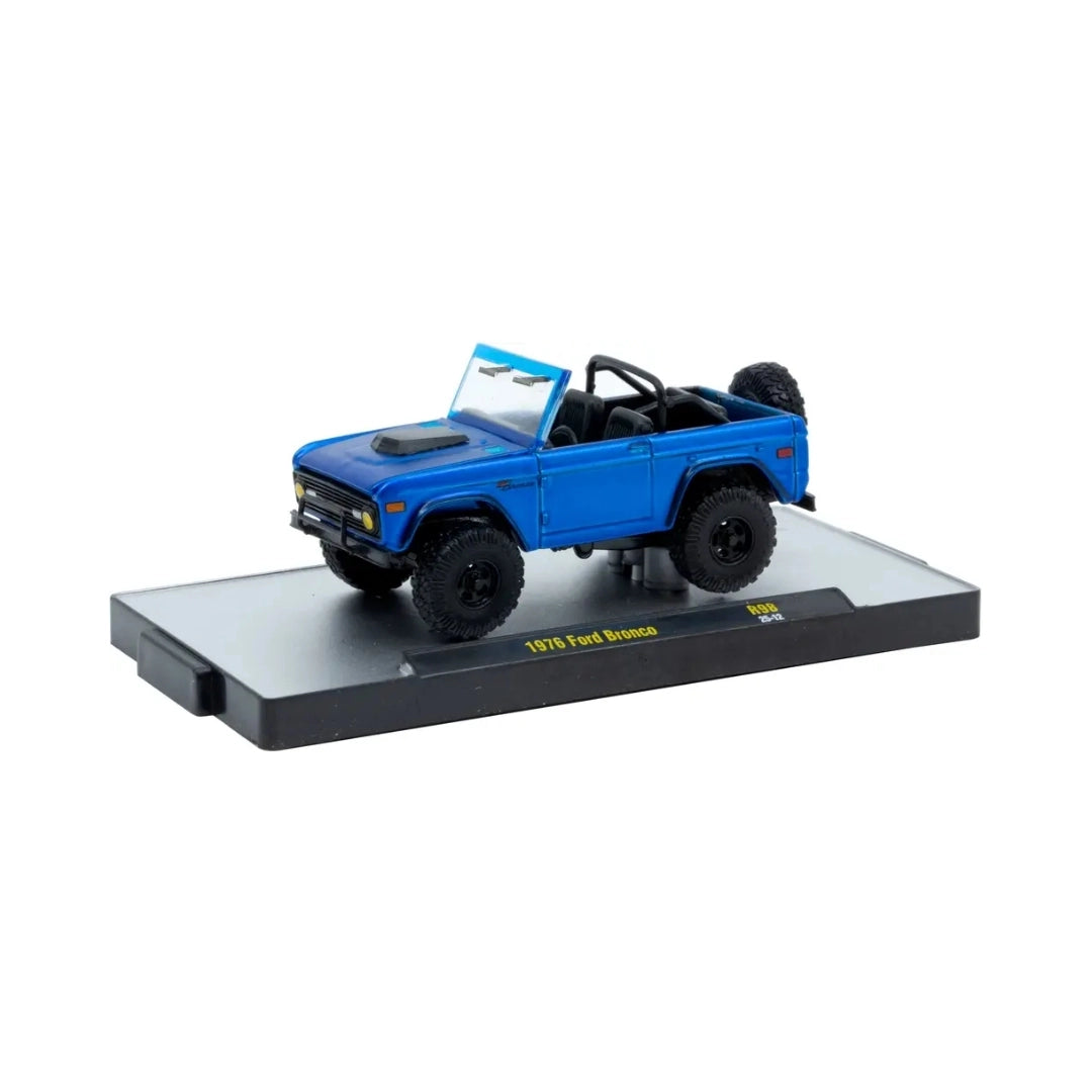 1976 Ford Bronco - Blue (Open top, off-road wheels)