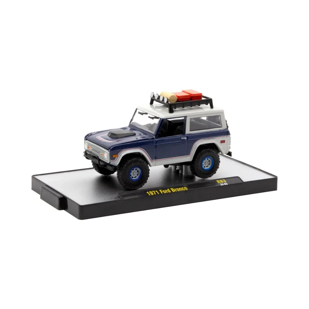 1976 Ford Bronco - Blue & White (Roof rack with gear, blue rims)