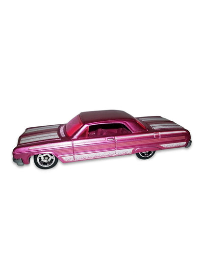 Hot Wheels Cool Classics 2013 '64 Impala 1:64 – Spectrafrost Pink