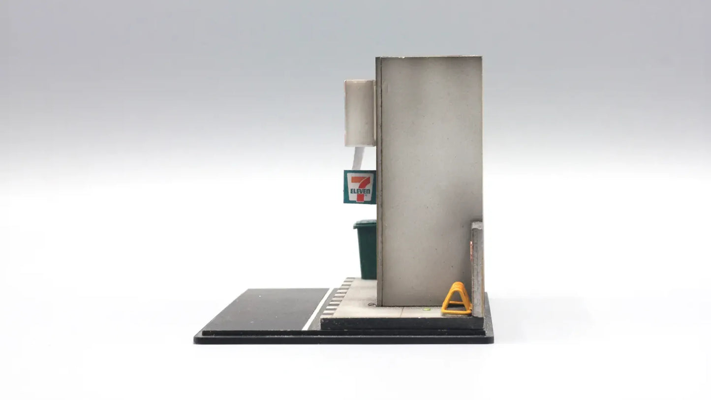 7-Eleven Style Mini Diorama for 1:64 Diecast Cars – Convenience Store Scene