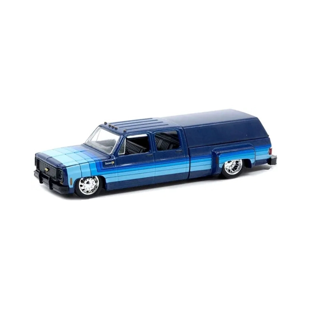 Chevrolet Cheyenne Super 30 - Blue Gradient (Silver Chrome Rims, Black Details & Interior)