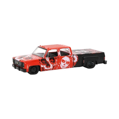 Chevrolet Cheyenne Super 30 - Red & Black Graphic Deco (Black Details, Black Rims)