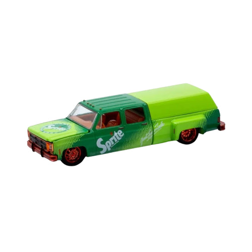 GMC Sierra 3500 - Green Sprite (Red Chrome Rims & Details, Red Interior, Chase)