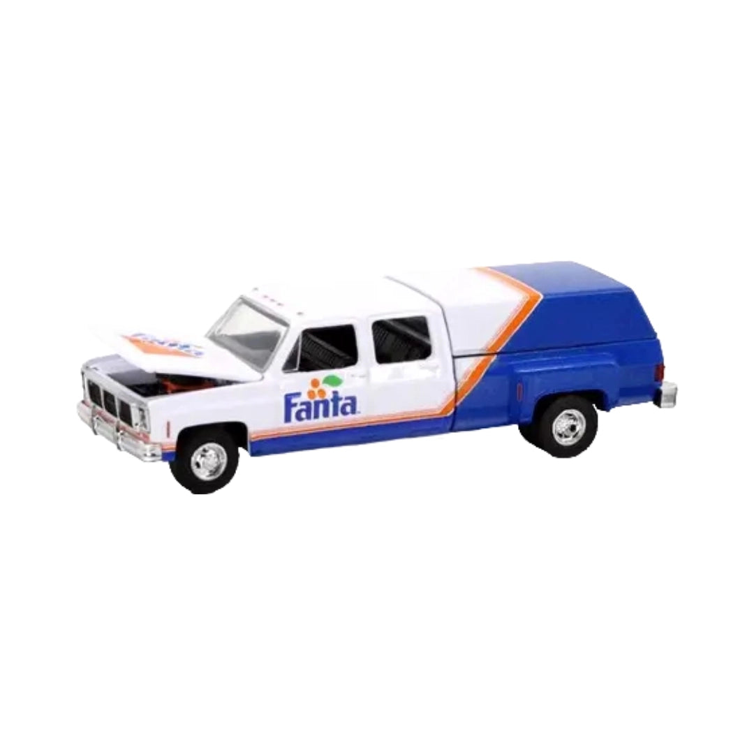 GMC Sierra 3500 - White & Blue Fanta (Silver Chrome Details, Black Interior, Silver Rims)