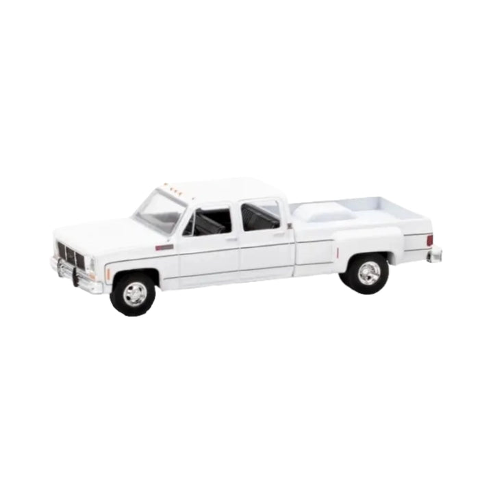 GMC Sierra 3500 - White (Silver Chrome Details, Black Interior, Silver Rims)