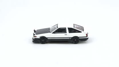 Toyota Sprinter Trueno (AE86) White/Black With Extra wheels and Extra decals – Japan Special Model