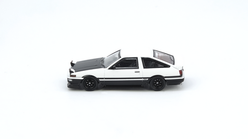 Toyota Sprinter Trueno (AE86) White/Black With Extra wheels and Extra decals – Japan Special Model