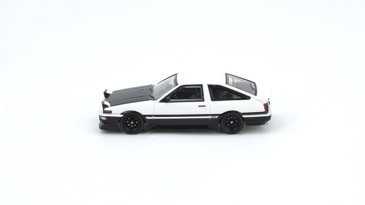 Toyota Sprinter Trueno (AE86) White/Black With Extra wheels and Extra decals – Japan Special Model
