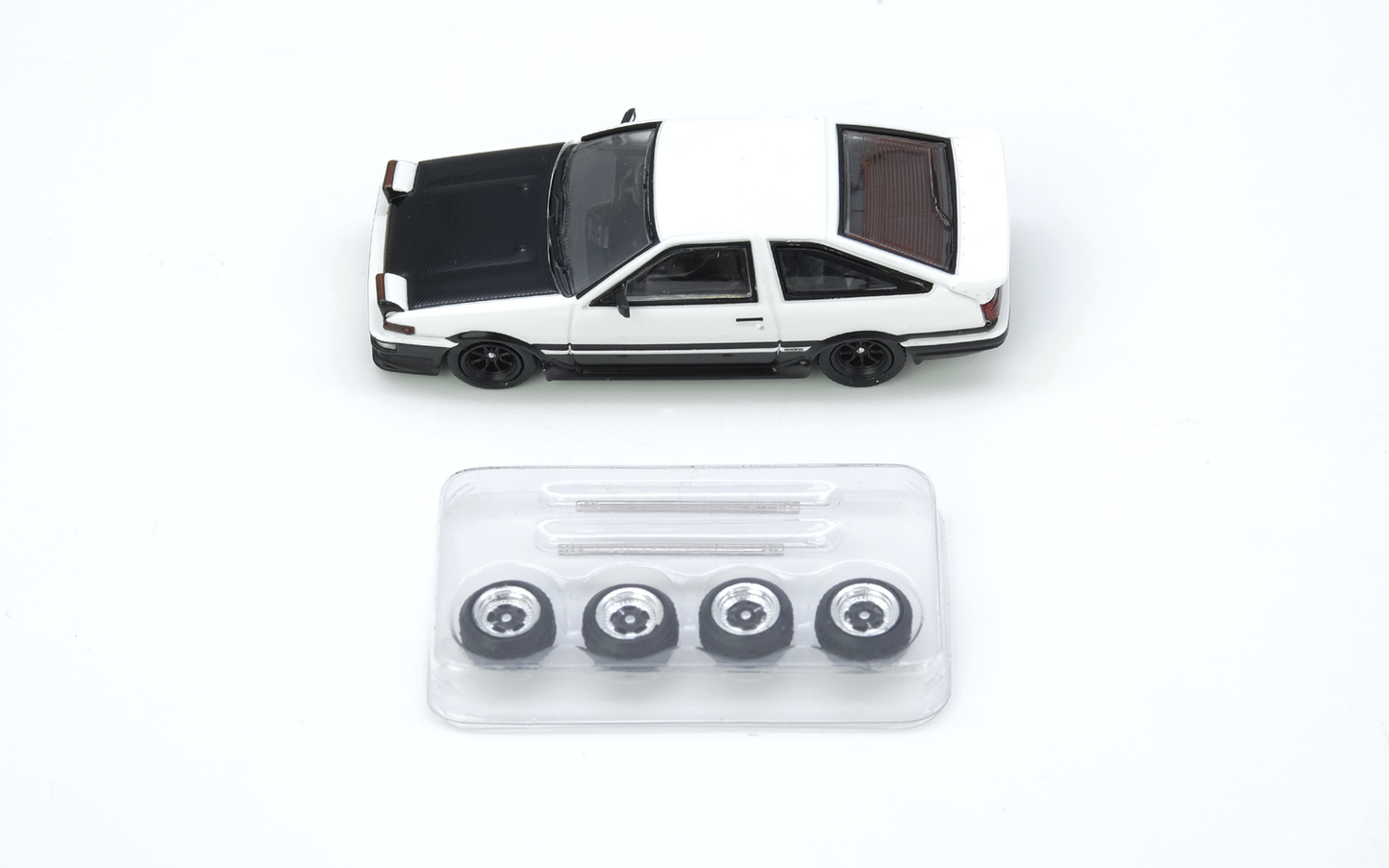 Toyota Sprinter Trueno (AE86) White/Black With Extra wheels and Extra decals – Japan Special Model