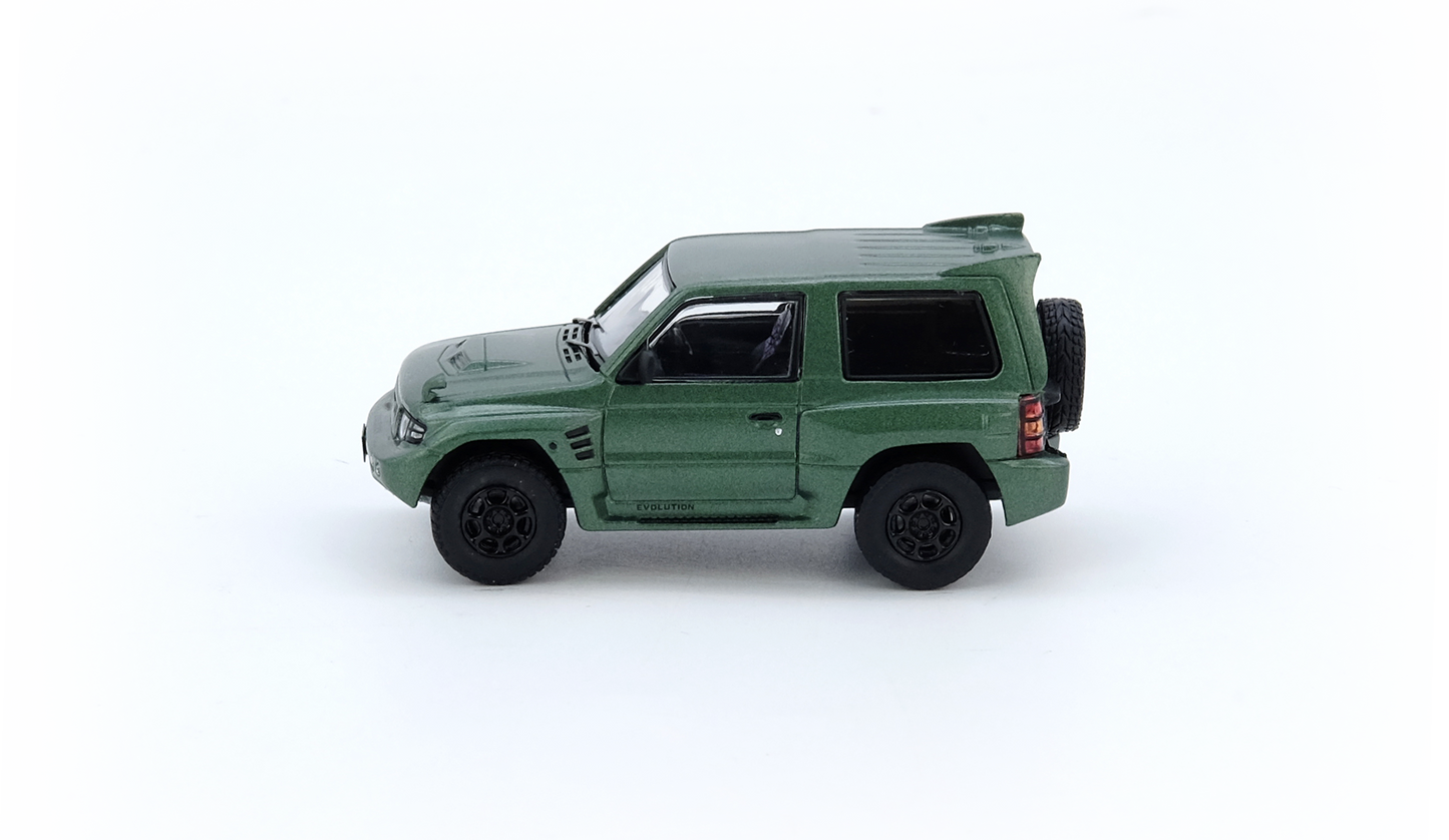 Mitsubishi Pajero Evolution in Satin Green