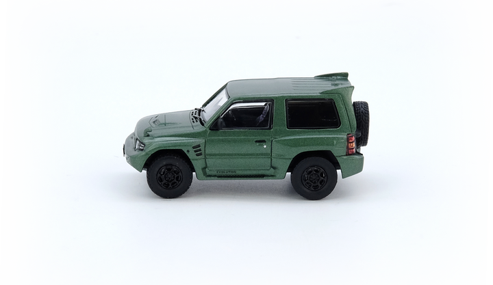 Mitsubishi Pajero Evolution in Satin Green