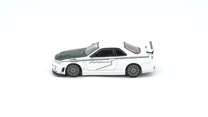 NISSAN SKYLINE GT-R (R34) NISMO R-Tune “MINES” With Green Carbon