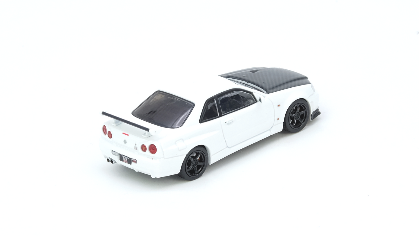 NISSAN SKYLINE GT-R (R34) V-Spec II N1 White with carbon hood