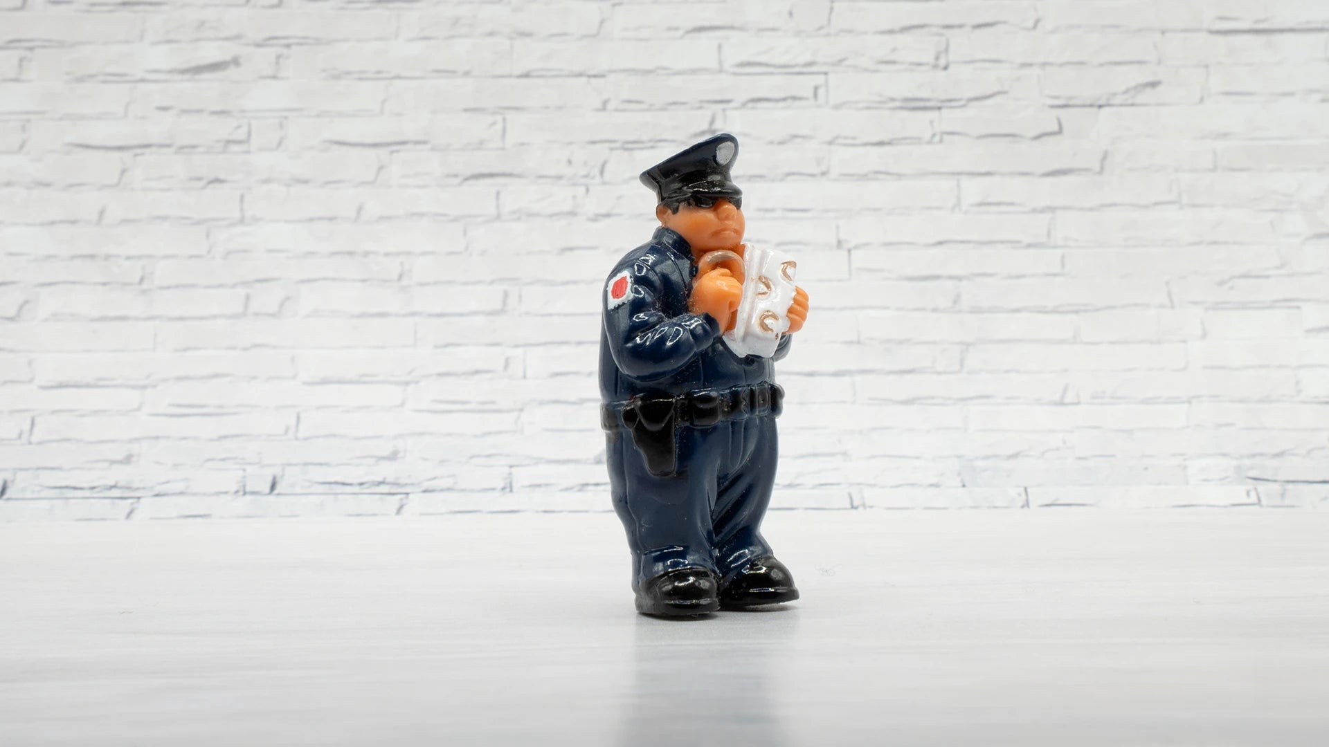 Officer Placa Homies Series 4 Toy