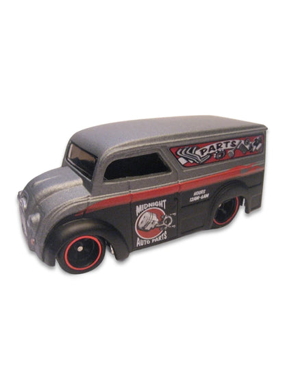 Hot Wheels Larry's Garage 2009 Dairy Delivery 1:64 – Silver & Black