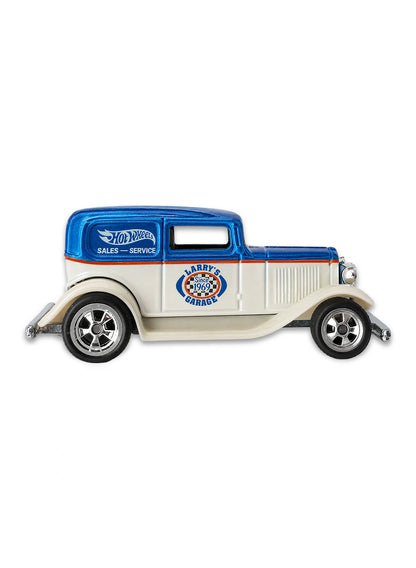 Hot Wheels Larry's Garage 2009 Ford '32 Ford Sedan Delivery 1:64 – White & Blue