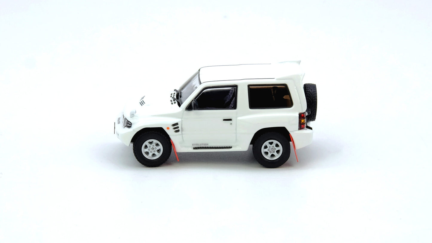 Mitsubishi Pajero Evolution White With Extra Wheels