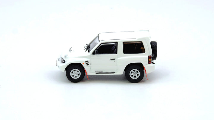 Mitsubishi Pajero Evolution White With Extra Wheels